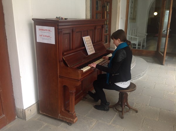„Piano na ulici“ najdete i na zámku v Novém Městě nad Metují